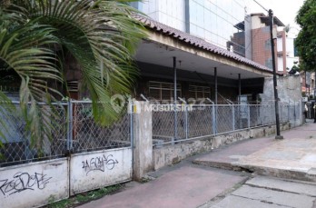 Rumah Tua Kosong di Gunung Sahari Utara Pusat Kota Jakarta