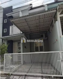 Rumah di Jual di Gayungsari 2 M an Private