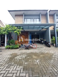 Rumah semi furnished dalam townhouse exclusive di Batu Ampar Condet