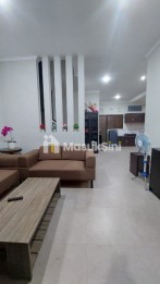 Sewa Rumah Modern Style Full Furnished Hadap Utara Lokasi Strategis
