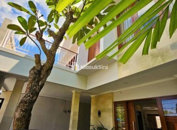 Sewa Villa Hadap Selatan 2 Lantai 4 Kamar