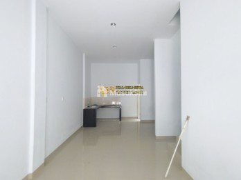 Villa Baru Siap Huni Dijual di Komplek