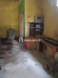 dijual rumah 3 lantai di mangkang