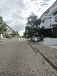 RUMAH MEWAH 2 LANTAI SIAP HUNI DI TASIKMADU KOTA MALANG