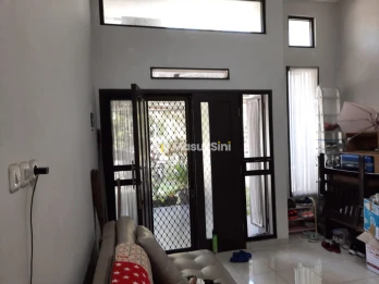 RUMAH STRATEGIS DEKAT KULINER DAN KAMPUS DI SUHAT