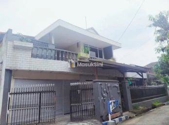 RUMAH 2 LANTAI LOKASI SULFAT KOTA MALANG