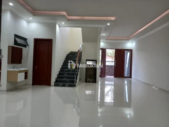 RUMAH BARU 2 LANTAI STRATEGIS DEKAT KAMPUS BINUS