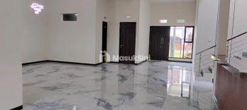 RUMAH LUAS SIAP HUNI LOKASI STRATEGIS ARAYA KOTA MALANG