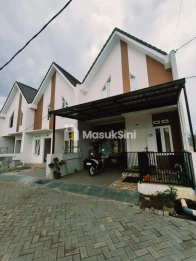 RUMAH 2 LANTAI 445 JUTAAN 5 MENIT DARI KOTA BATU
