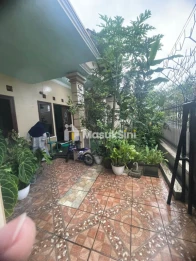 RUMAH MODERN STRATEGIS DI SULFAT
