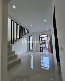 DIJUAL RUMAH BARU 2 LANTAI LOKASI CAKALANG BLIMBING KOTA MALANG