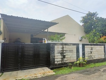 Dijual Cepat Rumah Hook Depan Taman di Kompleks Vila Rizki Ilhami, Kelapa D