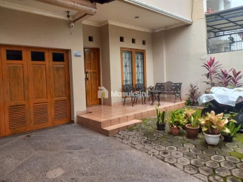 Dijual Rumah 2 Lantai di Kebon Jeruk, Jakarta Barat