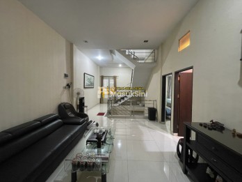 Dijual Rumah 3,5 Tingkat di Komplek Setia Jadi Townhouse (Krakatau)