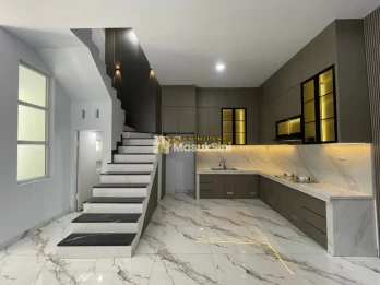 Dijual Rumah Baru 2,5 Tingkat di Komplek Icon Estate Jalan Perjuangan
