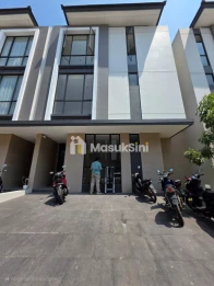 Dijual Rumah Minimalis 3 Lantai di Jakarta Garden City, Jakarta Timur