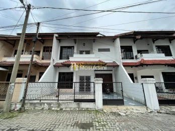 Dijual Rumah Siap Huni di Komplek Villa Polonia