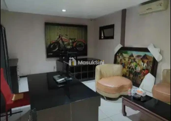 Dijual Showroom di Raya Sunandar Priyo Sudarmo, Malang