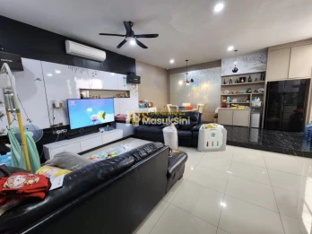 Dijual Villa 2 Tingkat di Komplek Givency One