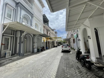 Dijual Villa 2,5 Tingkat di Komplek Cemara Asri Jalan Katalia Terrace 2