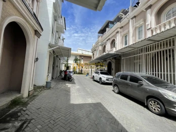 Dijual Villa 2,5 Tingkat di Komplek Cemara Asri Jalan Katalia Terrace 2