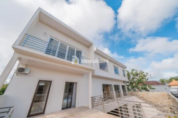 Dijual Villa Mewah di Jalan Pecatu, Badung, Bali