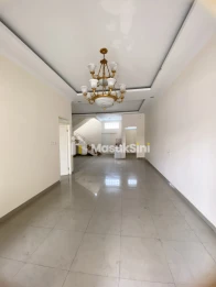 Disewakan Ruko 2 Lantai Bagus Untuk Kantor/ Usaha di Jalan Karawitan,