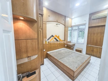 Disewakan Villa Hook Depan Taman Komplek Cemara Hijau