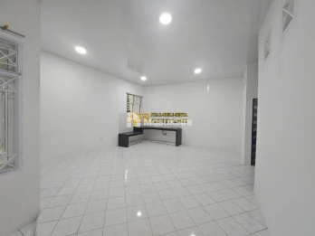 Disewakan Villa Hook Depan Taman di Komplek Cemara Hijau, Medan