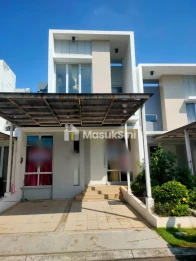 Disewakan rumah murah semi furnished 2lantai di Cluster Yarra JGC siaphuni