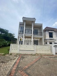 HUNIAN SULTAN 2 LANTAI LOKASI KEPANJEN MALANG