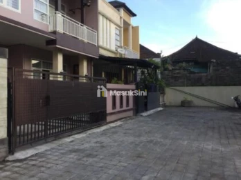 Jual Rumah 2 Lantai 3 Kamar Carport Halaman Depan Padangsambian Denbar