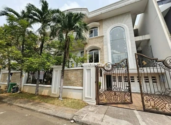 Jual Rumah Mewah 3 Lantai di Bukit Gading