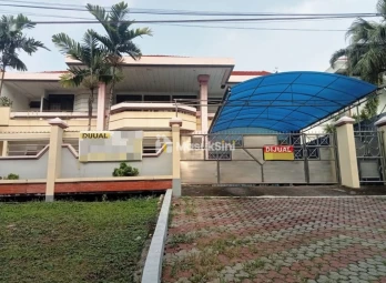 Jual Rumah Mewah Bagus di Komplek Elit Darmo