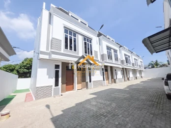 Jual Townhouse di Komplek Sekip Luxe alan Setia
