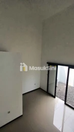 RUMAH 2 LANTAI HARGA 300 JUTAAN DEKAT BANDULAN SUKUN