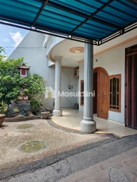 RUMAH 2 Lantai DI JALAN PIDADA TEMPAT NYAMAN,