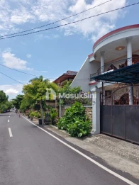 RUMAH 2 Lantai DI JALAN PIDADA TEMPAT NYAMAN, STRATEGIS, DAN ASRI