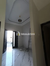 RUMAH BARU SIAP HUNI 2 LANTAI DI SULFAT MALANG