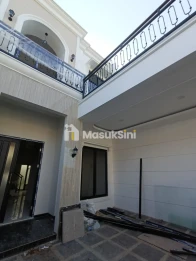 RUMAH BARU SIAP HUNI 2 LANTAI DI SULFAT MALANG