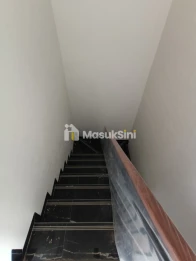 RUMAH BARU SIAP HUNI 2 LANTAI DI SULFAT MALANG