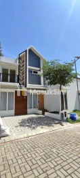 RUMAH CLUSTER MODERN 2 LANTAI LOKASI MAYJEN SUNGKONO BURING KOTA MALANG