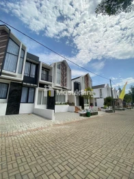 RUMAH CLUSTER MODERN 2 LANTAI LOKASI MAYJEN SUNGKONO BURING KOTA MALANG