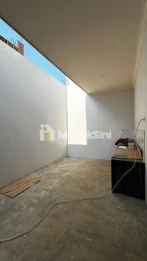 RUMAH DESAIN MEWAH DI KAWASAN STRATEGIS KEPANJEN