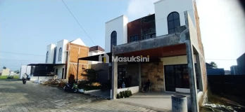 RUMAH MEWAH 2 LANTAI 390 JUTA DI SUKUN