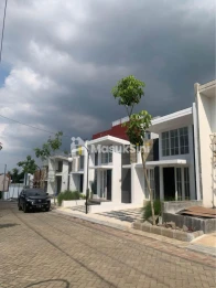 RUMAH MODERN MINIMALIS 3 MENIT DARI UMM