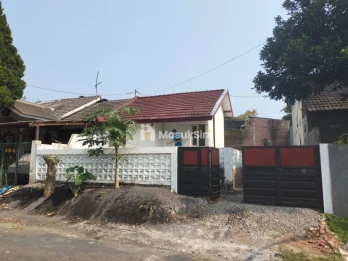 RUMAH SIAP HUNI 1 LANTAI LOKASI OMAVIEW