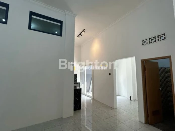 RUMAH STRATEGIS BANGUNAN BARU SIAP HUNI DI PERUMAHAN SAWOJAJAR, MALANG