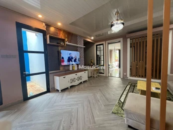 Rumah Dijual Cepat Jakarta Timur Raffles Hills Cibubur dekat LRT dan Tol