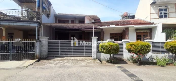 Rumah Gaya Industrial Chic di Arcamanik Bandung